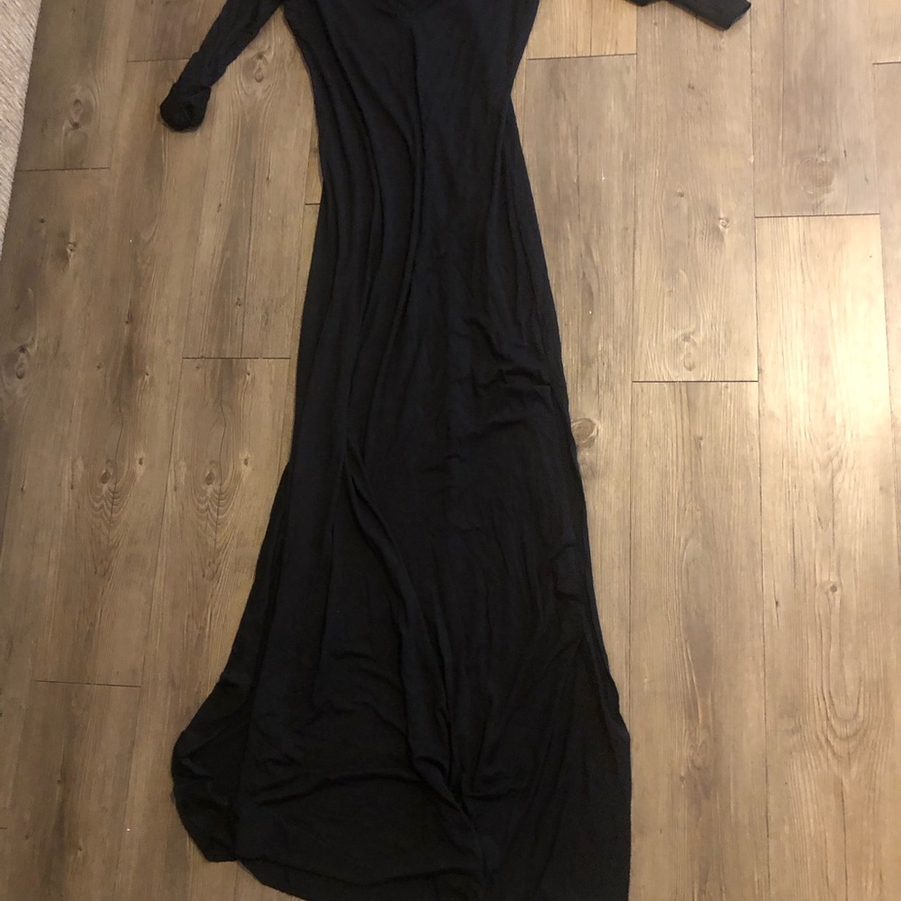 Classic Black Maxi Dress with Long Sleeves